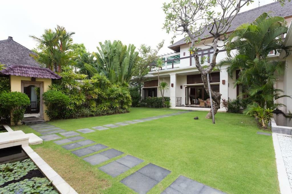 Bali Villa Lotus Σεμινιάκ Εξωτερικό φωτογραφία